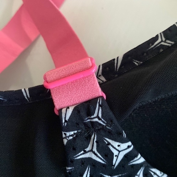 Victoria's Secret Pink Black White Crisscross Back Sport Bra Athleisure Workout - Picture 13 of 16